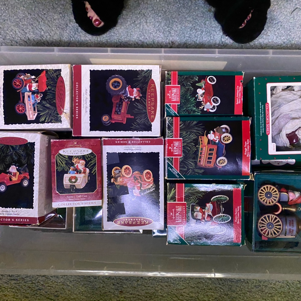Hallmark Here Comes Santa Claus keepsake series1979-2003
